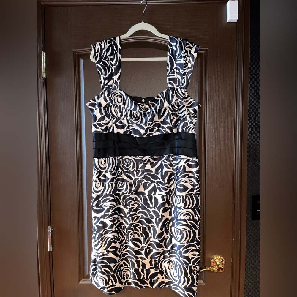 Floral satin Mini dress with ruffles